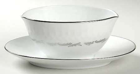 Sabina Gravy Boat with Attached Underplate