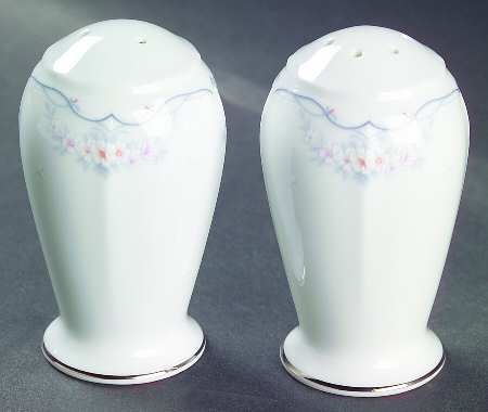 Sabetha Salt & Pepper Set