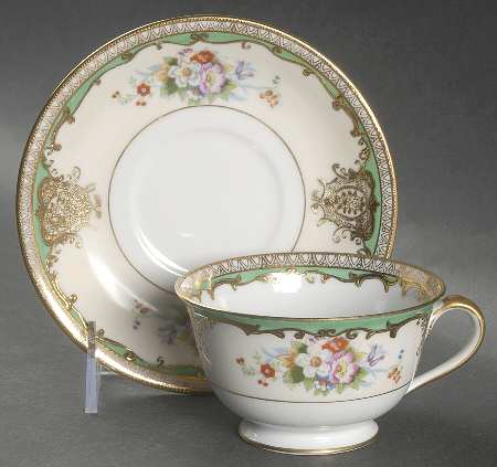 Sabina Footed Cup & Saucer Set
