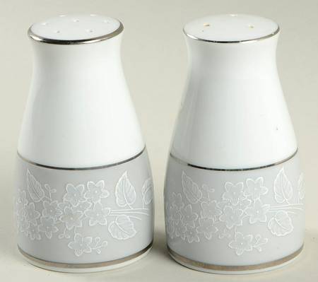 Sabrina Salt & Pepper Set