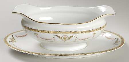 The Sahara Gravy Boat with Attached Underplate
