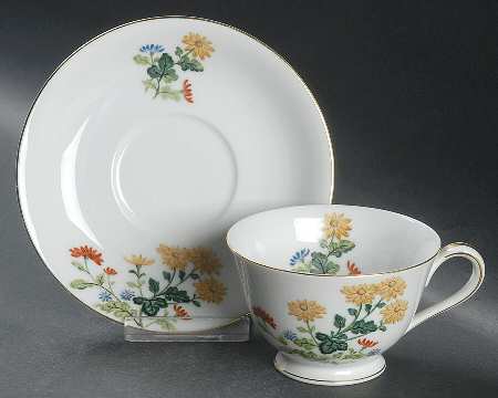 Sandra Footed Cup & Saucer Set