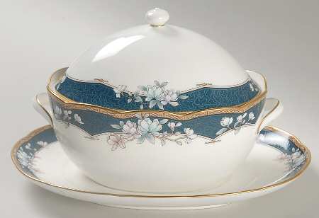 Sandhurst Gravy Boat & Lid w/Underplate