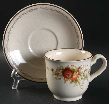 Santa Rosa Footed Cup & Saucer Set