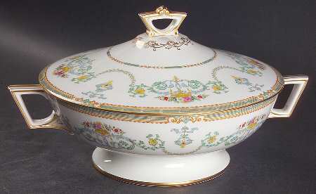 Saulsbury (No #, Smooth) Round Covered Vegetable