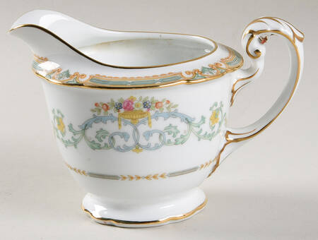 Saulsbury (No #, Scalloped) Creamer