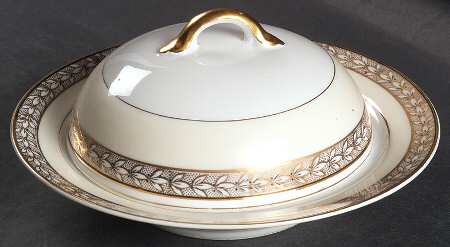 Savannah (Rim, Gold) Round Covered Butter
