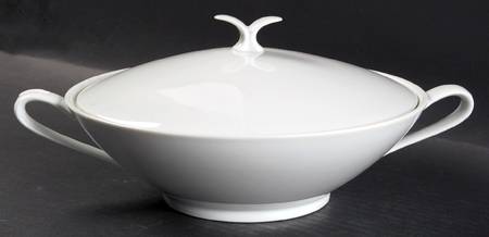 Savoy White Round Covered Vegetable