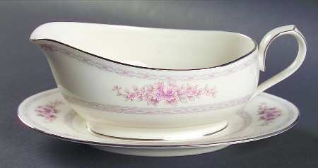 Scarborough Gravy Boat & Underplate