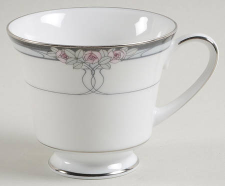 Seance Footed Cup