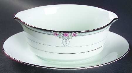 Seance Gravy Boat with Attached Underplate