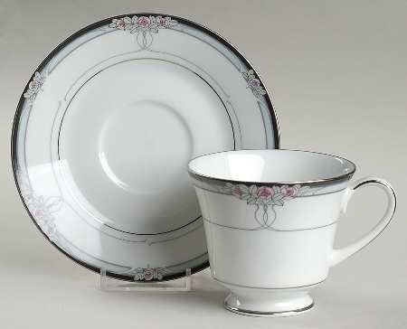 Seance Footed Cup & Saucer Set
