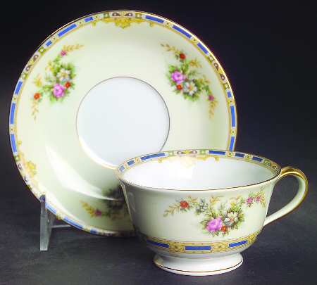 Sedalia Footed Cup & Saucer Set