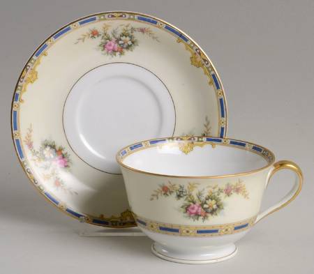 Sedalia Footed Cup & Saucer Set