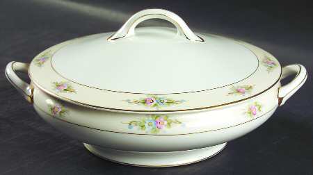The Sedan Round Covered Vegetable