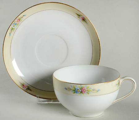 The Sedan Flat Cup & Saucer Set