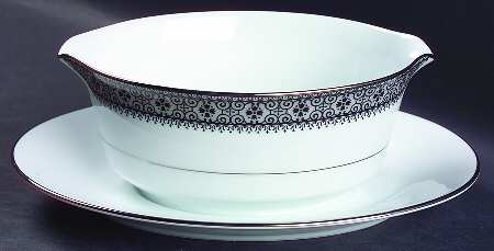 Segovia Gravy Boat with Attached Underplate
