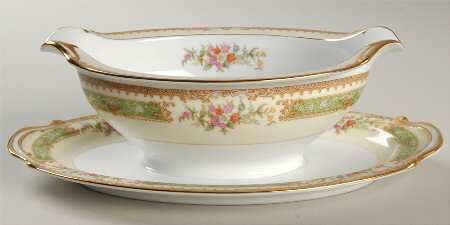 Senta Gravy Boat with Attached Underplate