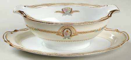Serena Gravy Boat with Attached Underplate