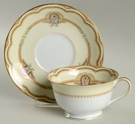 Serena Footed Cup & Saucer Set