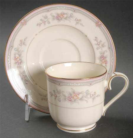 Sestina Footed Cup & Saucer Set