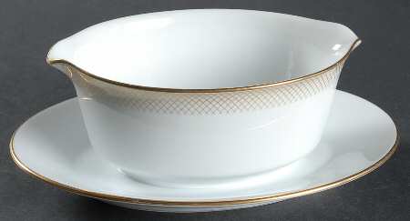 Seville Gravy Boat with Attached Underplate