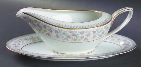 Sharlene Gravy Boat & Underplate