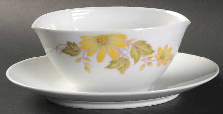 Shasta Gravy Boat with Attached Underplate