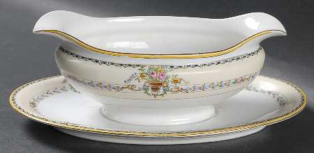 Shasta Gravy Boat with Attached Underplate