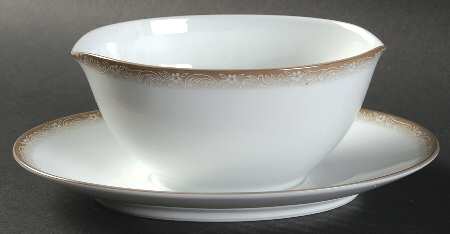 Sheila Gravy Boat with Attached Underplate