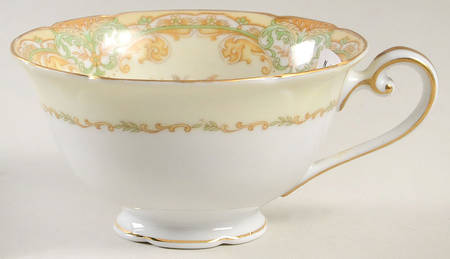 Shelby Footed Cup