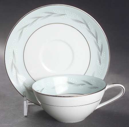 Sheldon Flat Cup & Saucer Set