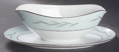 Sheldon Gravy Boat with Attached Underplate