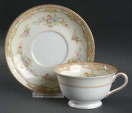 Sherwood (4903) Footed Cup & Saucer Set