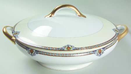 Shirley Round Covered Vegetable