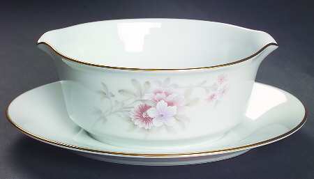 Shrewsbury Gravy Boat with Attached Underplate