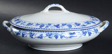 Sicily Oval Covered Vegetable