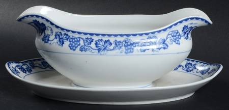 Sicily Gravy Boat with Attached Underplate