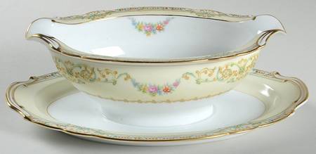 Sierra Gravy Boat with Attached Underplate