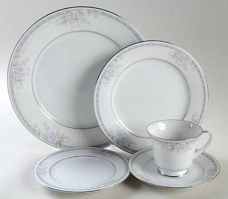 Silk Garland 40 Piece Estate Set