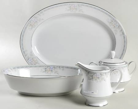 Silk Garland 5 Piece Hostess Set