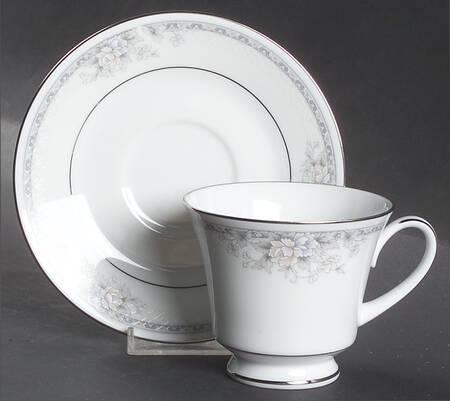 Silk Garland Footed Cup & Saucer Set