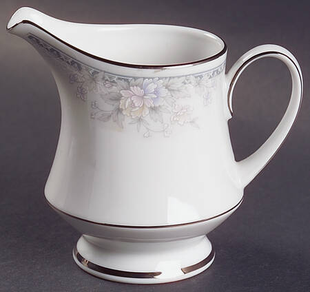 Silk Garland Creamer