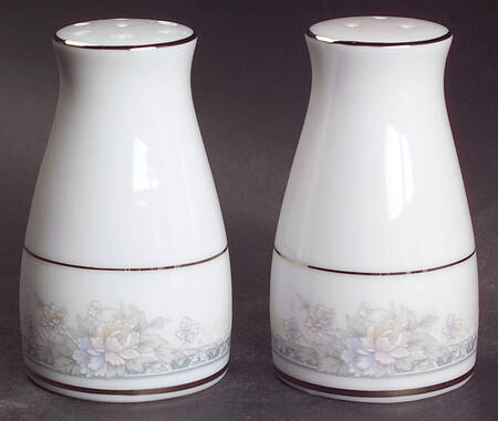 Silk Garland Salt & Pepper Set