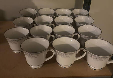 Silk Garland Footed Cup
