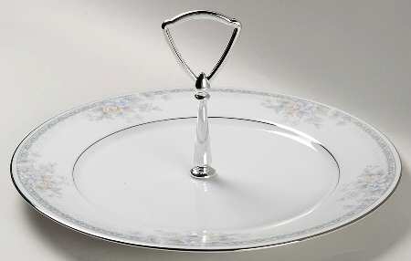 Silk Garland Round Serving Plate with Handle (DP)