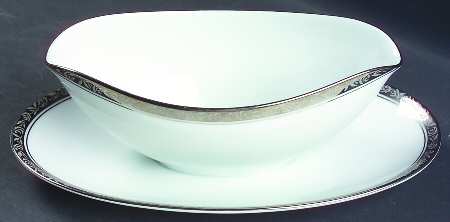 Silvester Gravy Boat with Attached Underplate