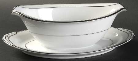 Silverton Gravy Boat with Attached Underplate