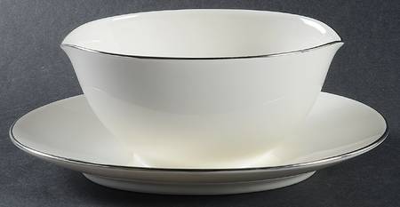 Simplicity Gravy Boat with Attached Underplate
