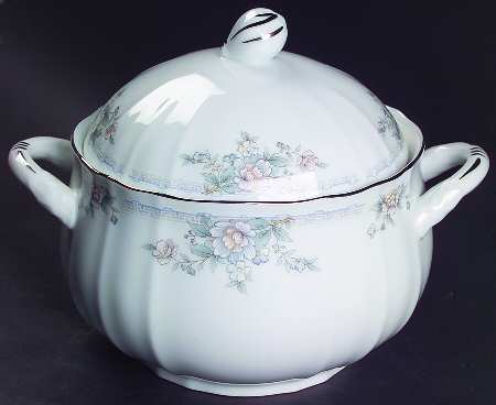 Smithfield Round Covered Vegetable